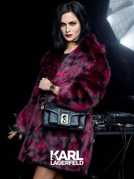 Leigh Lezark posant pour la campagne Karl Lagerfeld AH 2015-16.